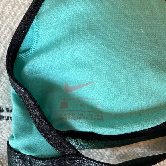 Nike Run wear Top | Women's Small - Picture 3 of 3